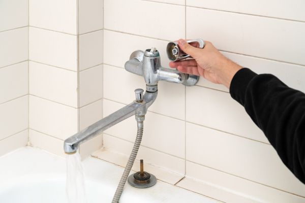 Leaky Bathtub Repair in Green Valley
